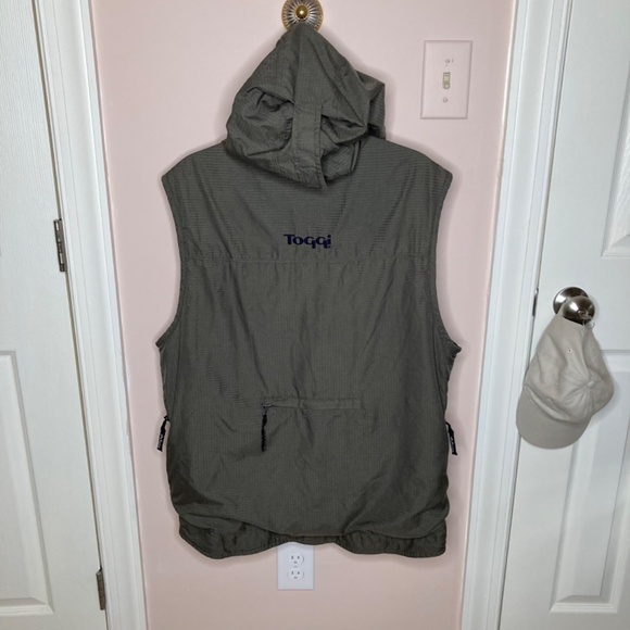 Toggi activity Vest - Picture 3 of 12